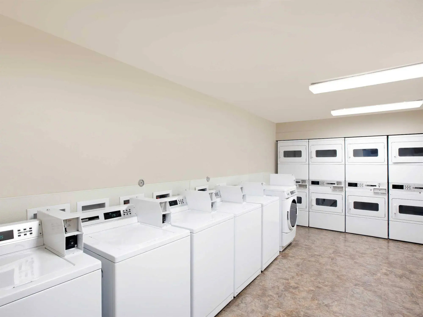 WoodSpring Suites College Station