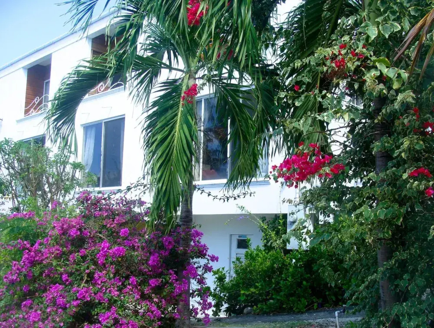 Coral Lane Beach Apartments