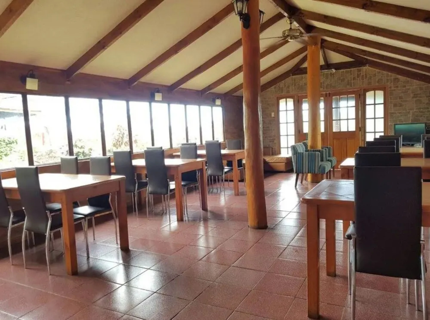 Hostal Akapu