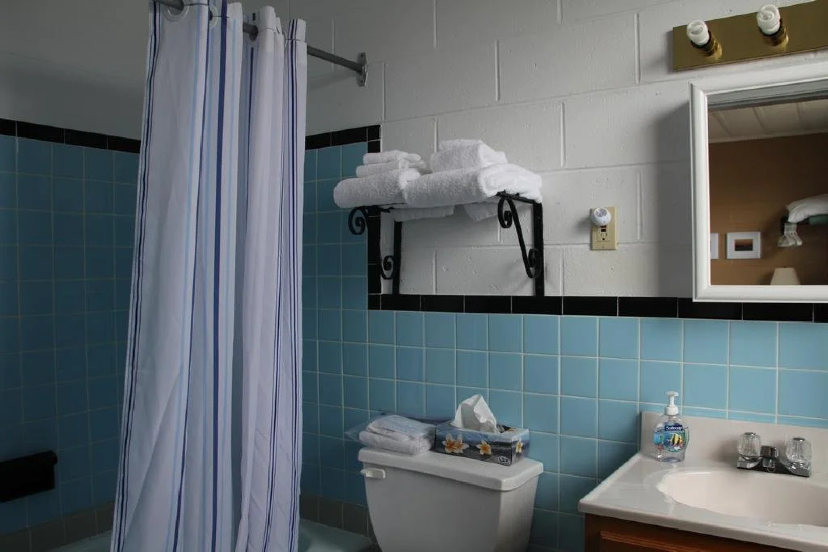 Mavillette Beach Lodge and RV Park