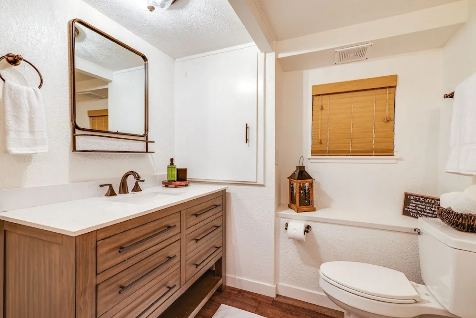 3 Mi to Calaveras Big Trees: Cabin w/ Fire Pit!