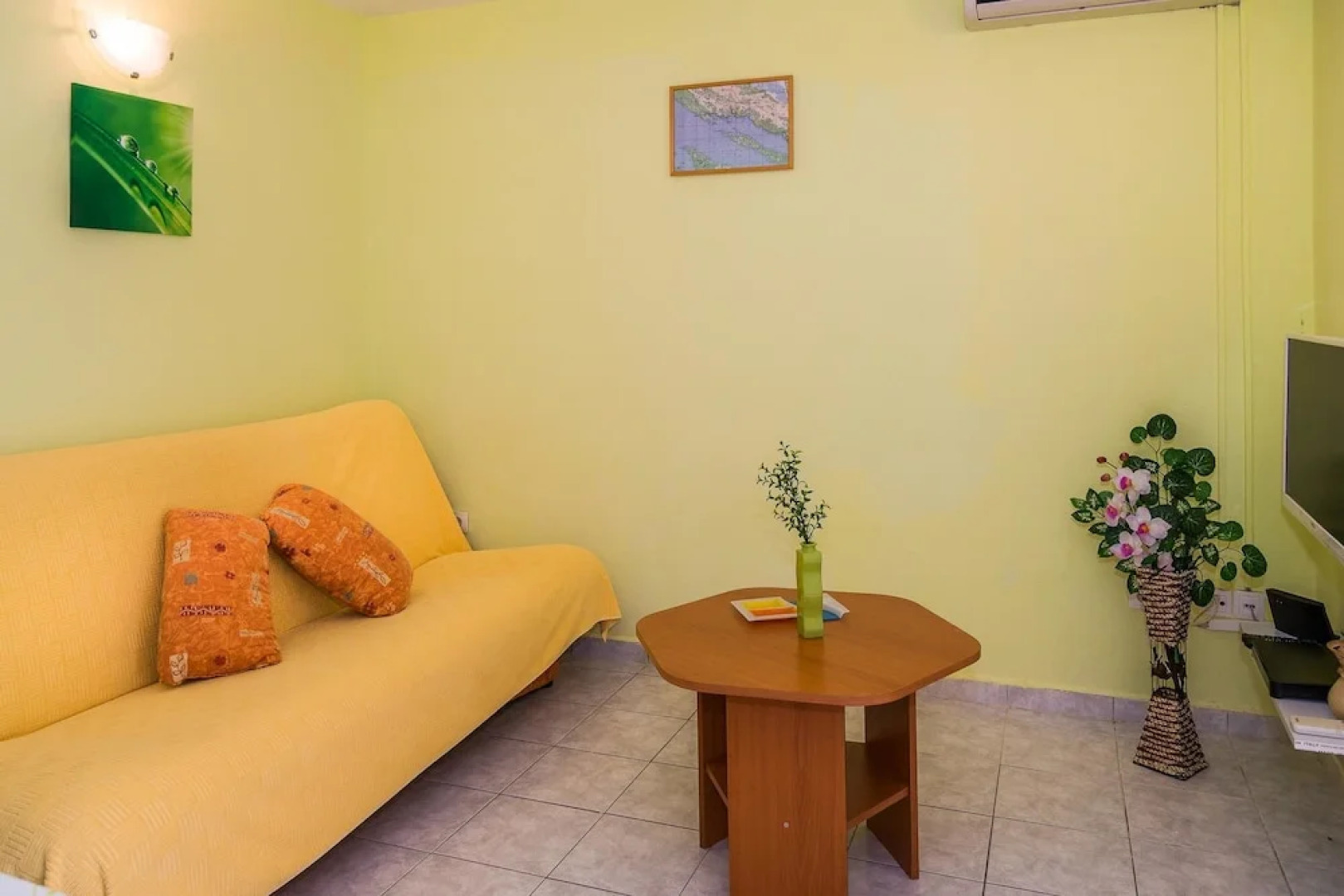 Apartments Krstičević