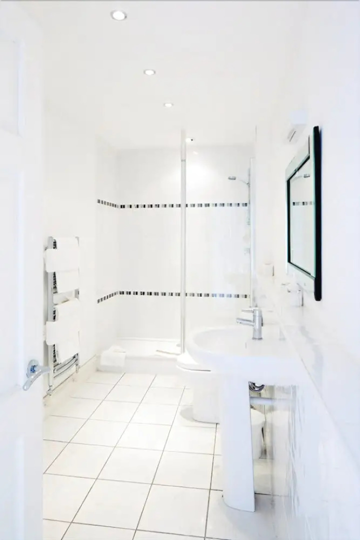 The Thomas Paine Hotel