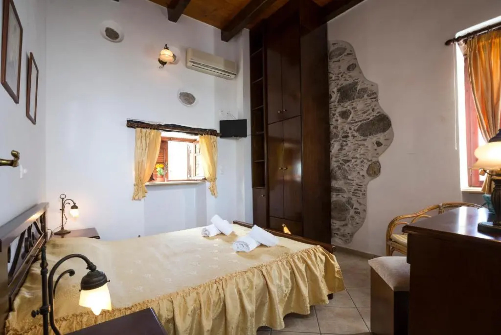 Pericles Beach Villa