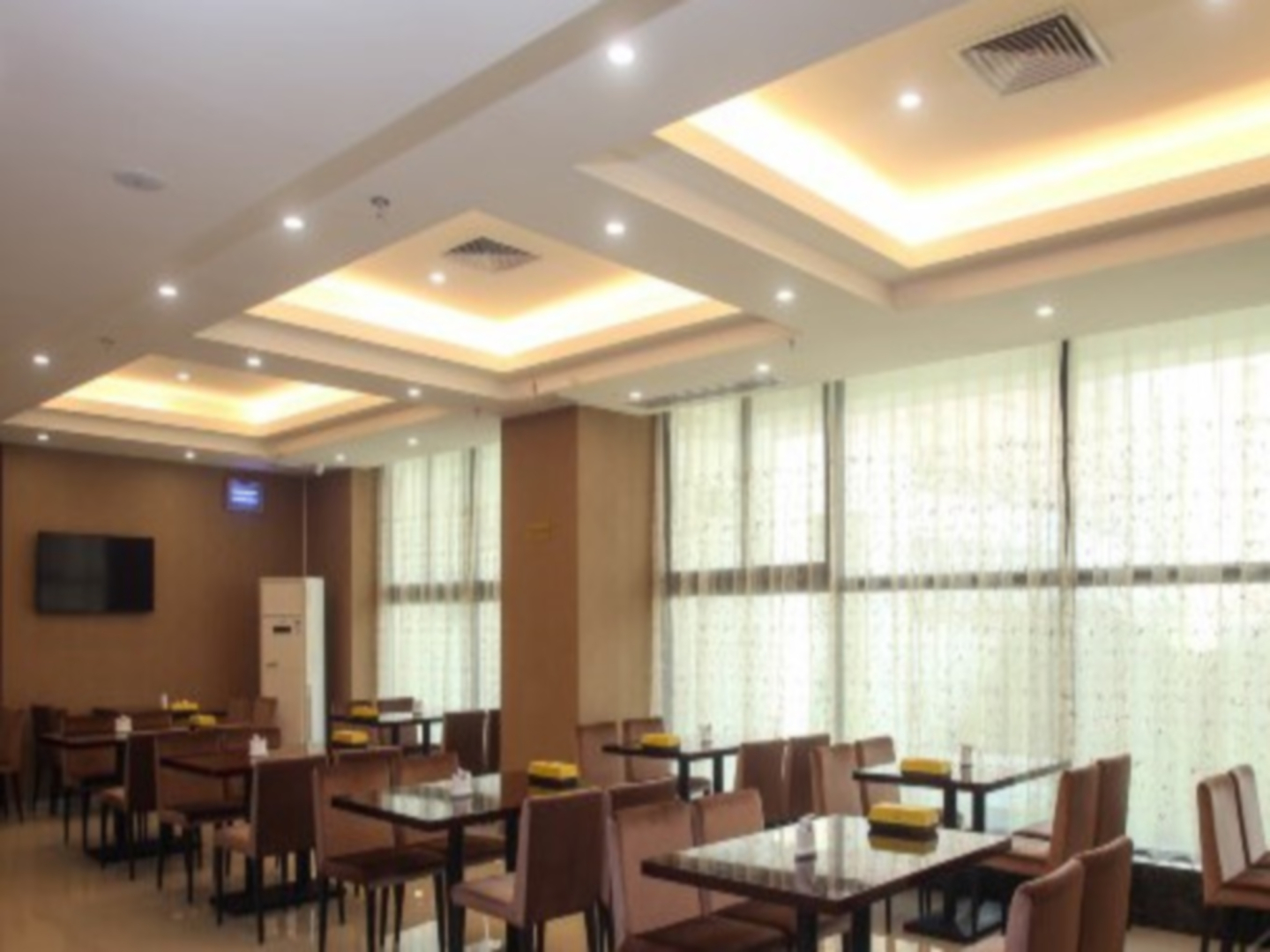 Shi Ji Huan Dao Hotel