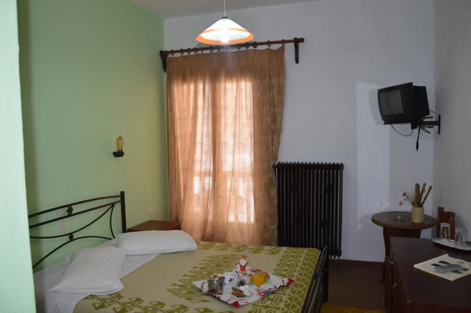 Hani Zisi Hotel