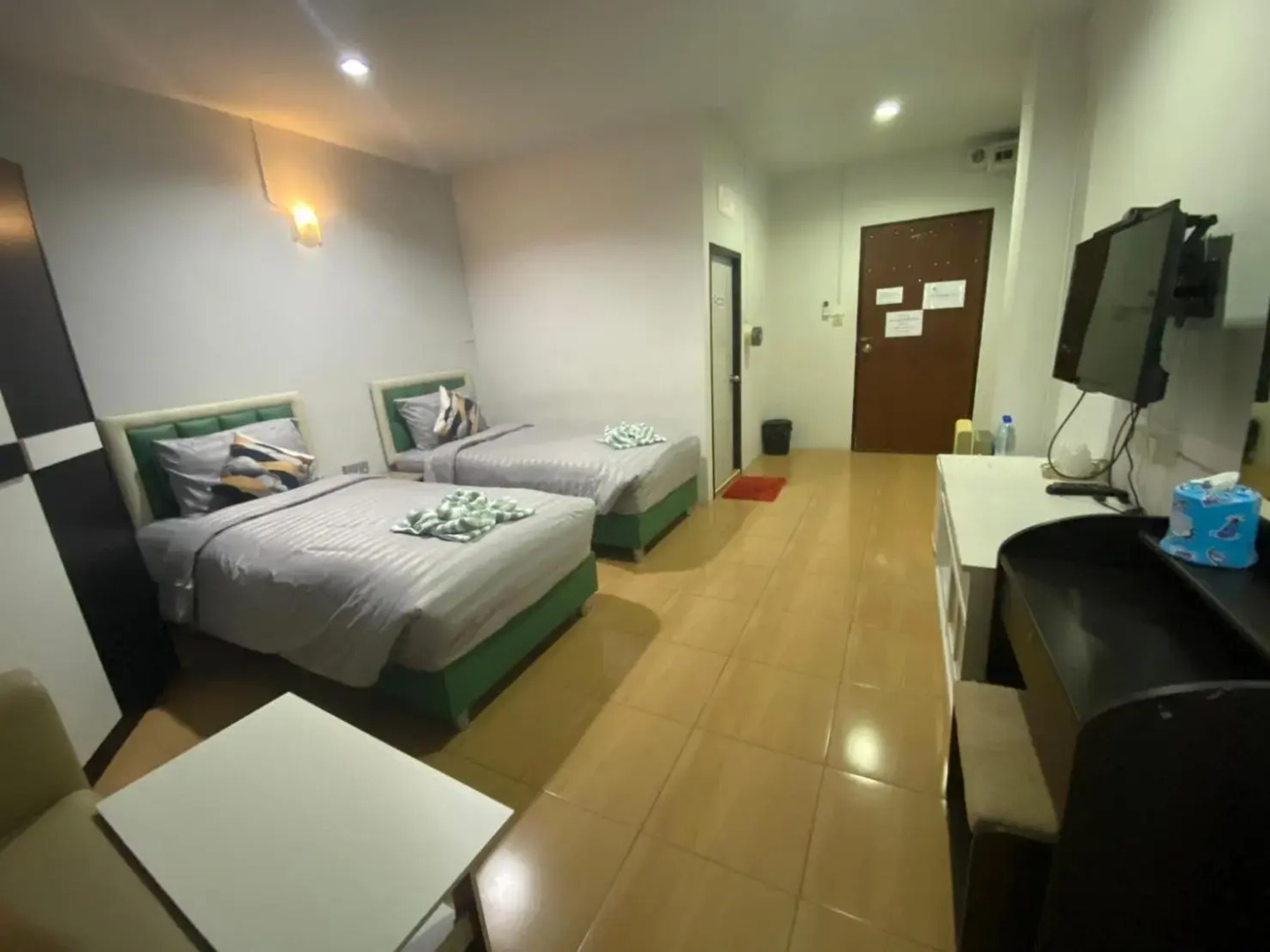 Alongkorn hotel by SB