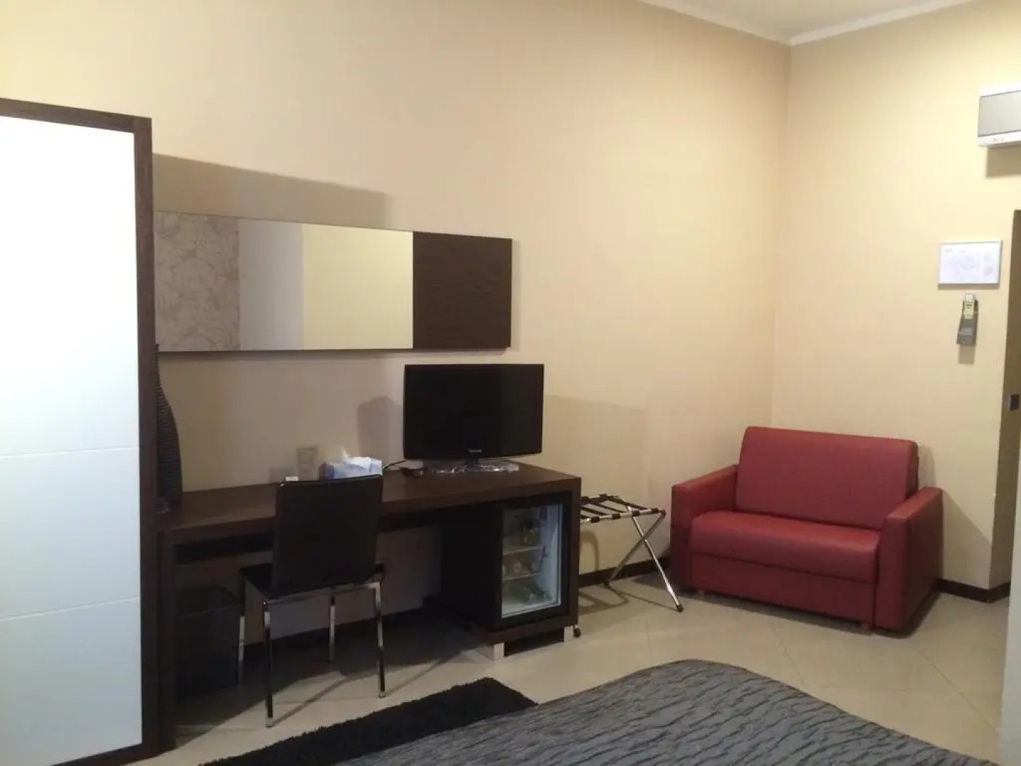 Tropicana Room Bed  Breakfast