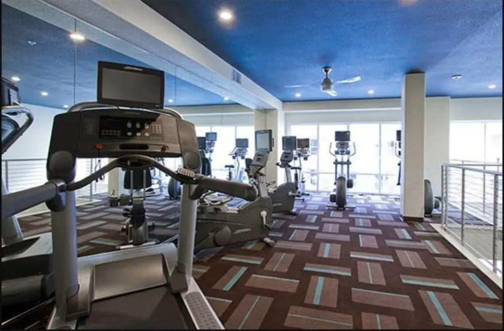 Global Luxury Suites at Commodore Drive