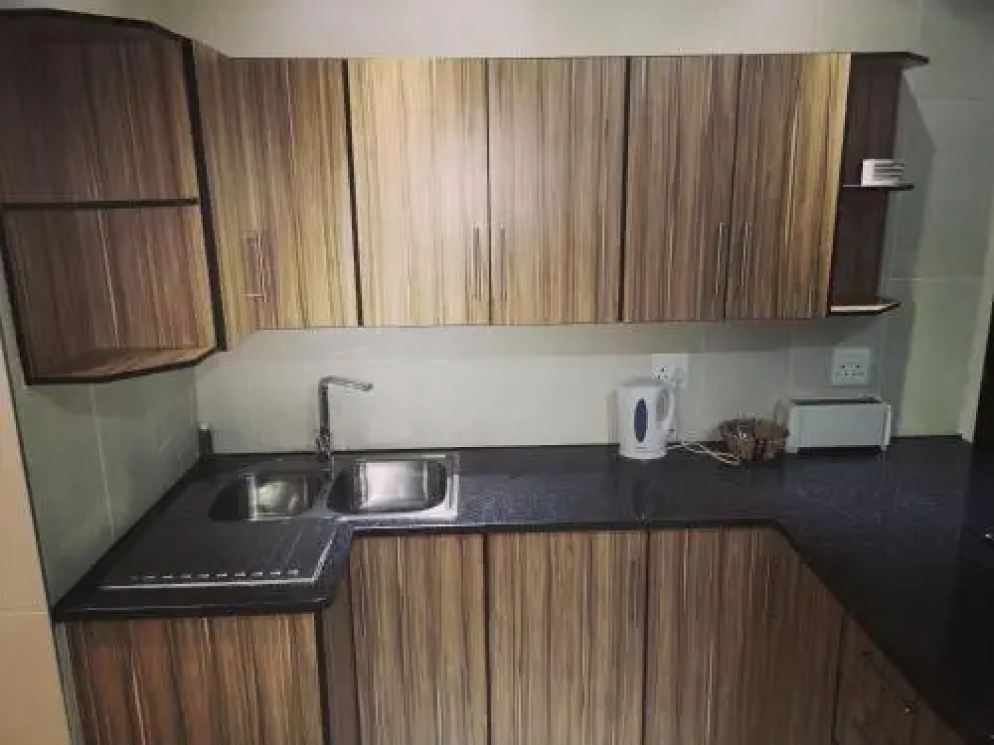 AAA Rose Garden Guesthouse