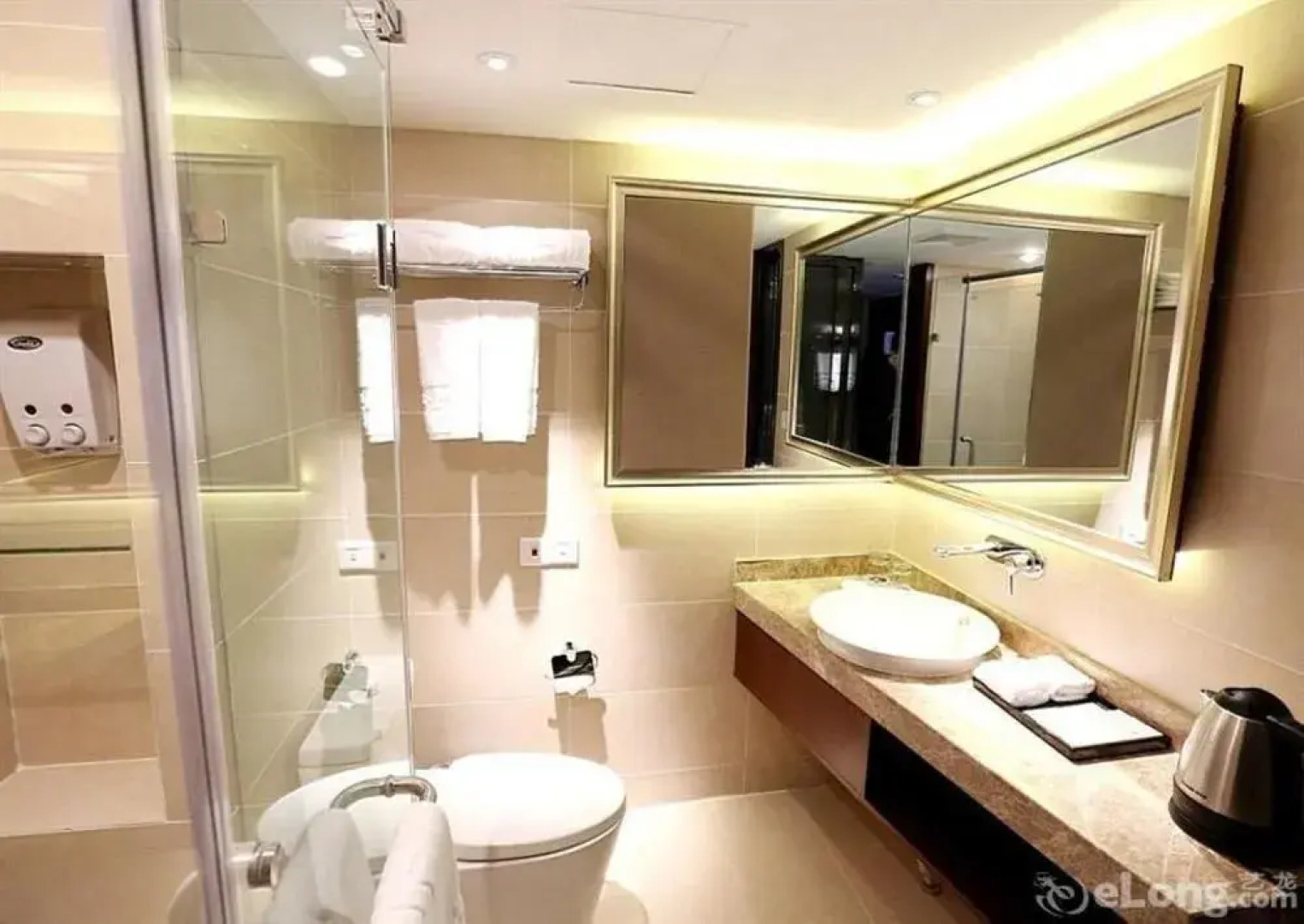 Yichang Riverside No 1 Hotel