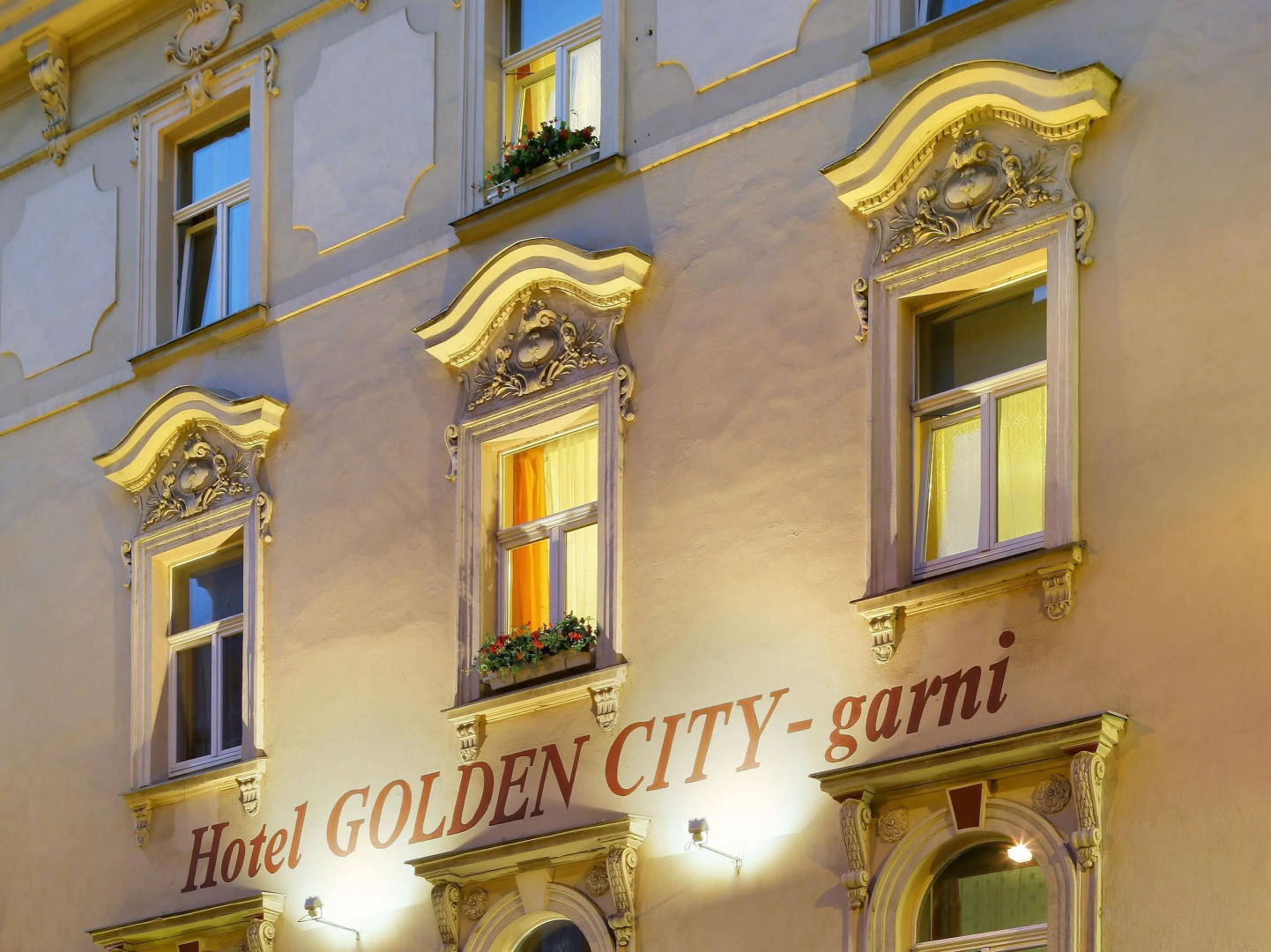 Hotel Golden City Garni