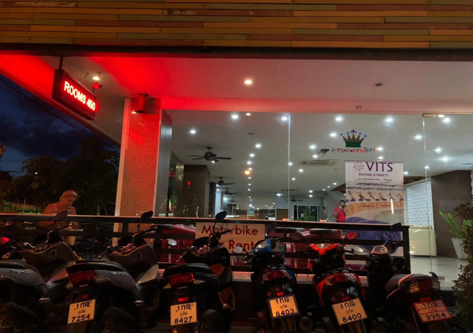 OYO 861 Patong Dynasty Hotel