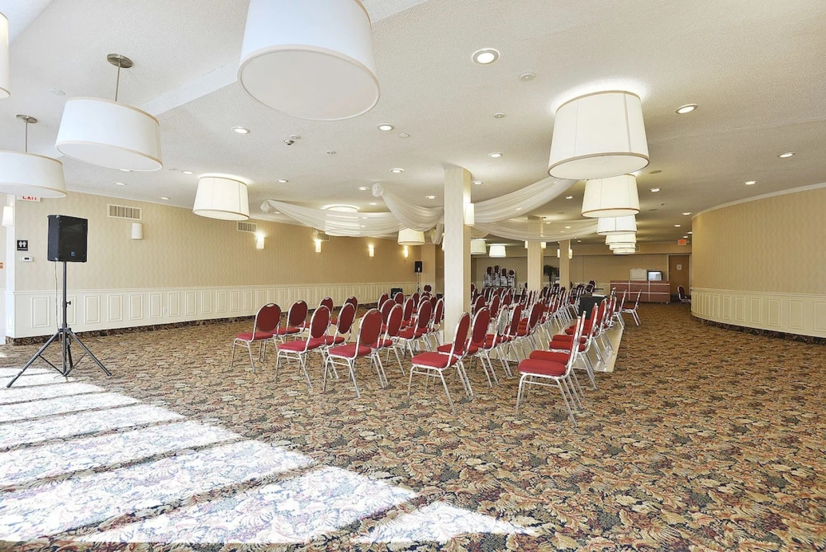 Howard Johnson express Inn & Suites Brampton