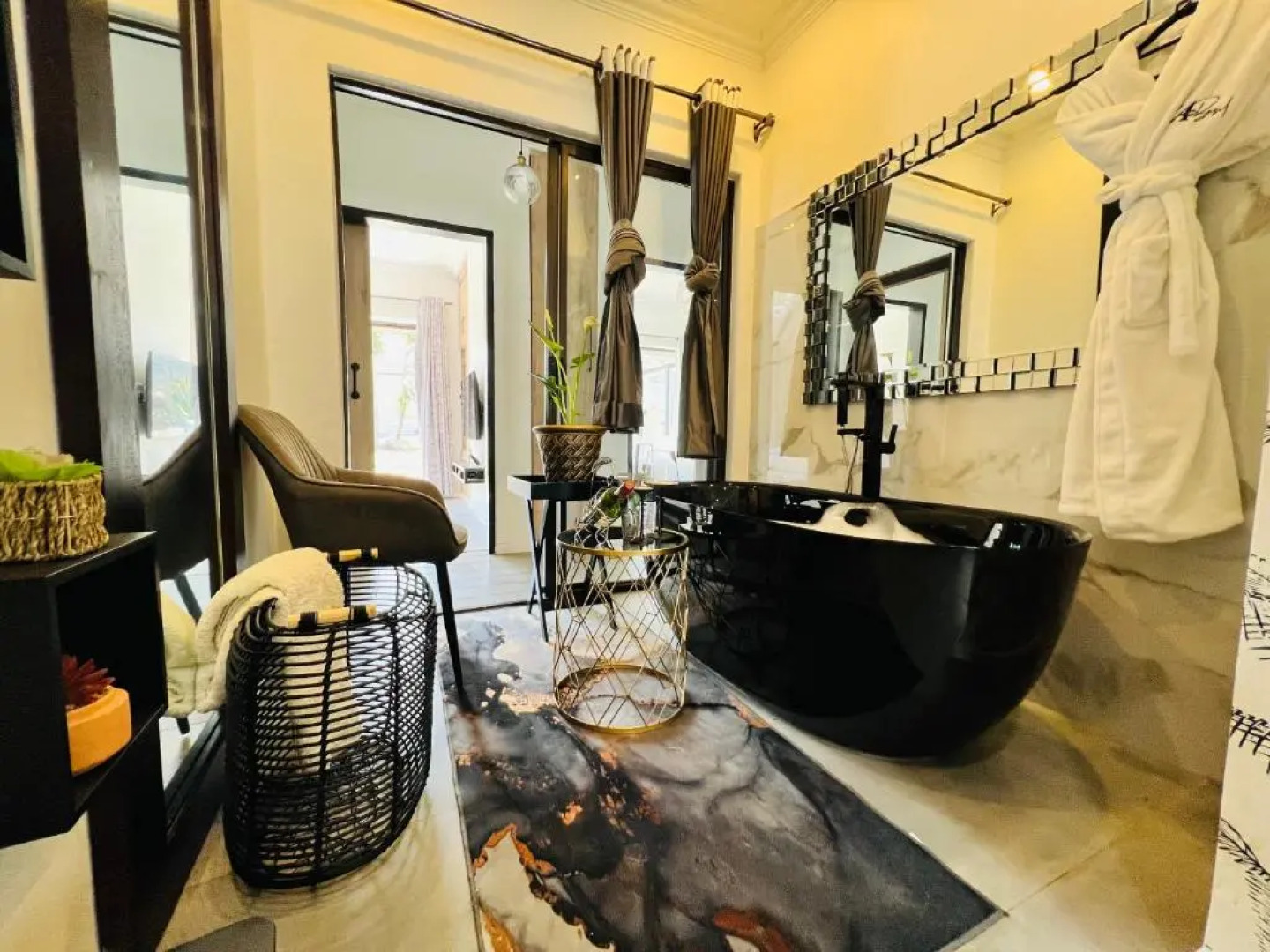 24 On Basil Boutique Aparthotel