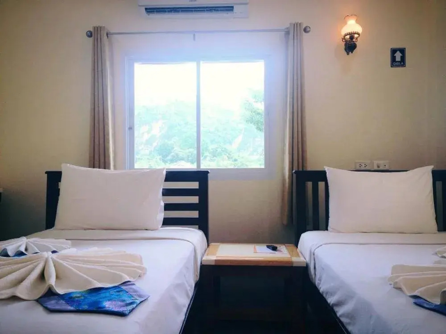 Naris Phuview Resort