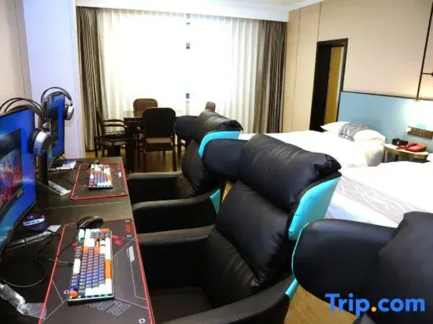 Yameitu Hotel (Xiantao Avenue Wushang)