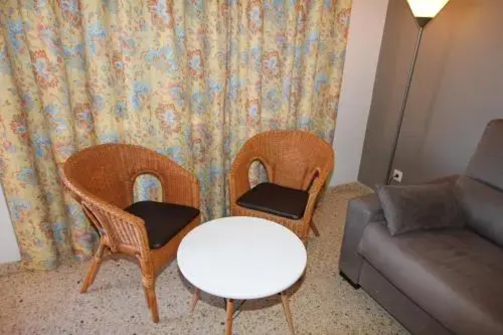 Apartment Escor 3000