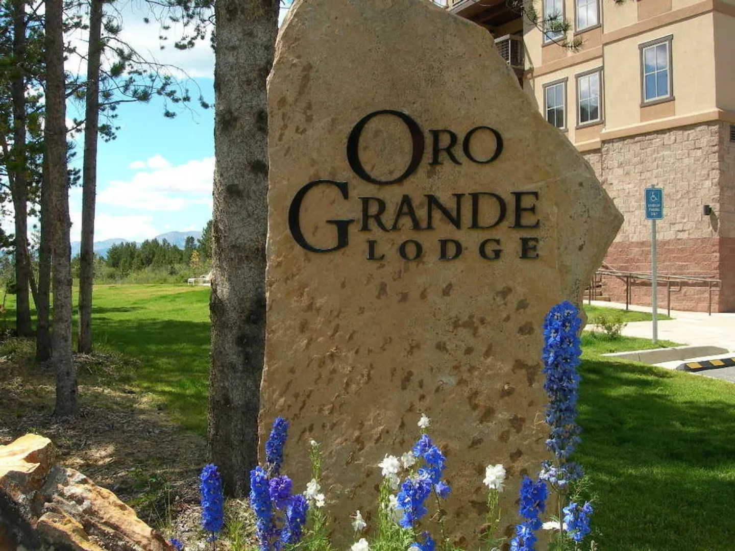 Oro Grande by Summit County Mountain Retreats