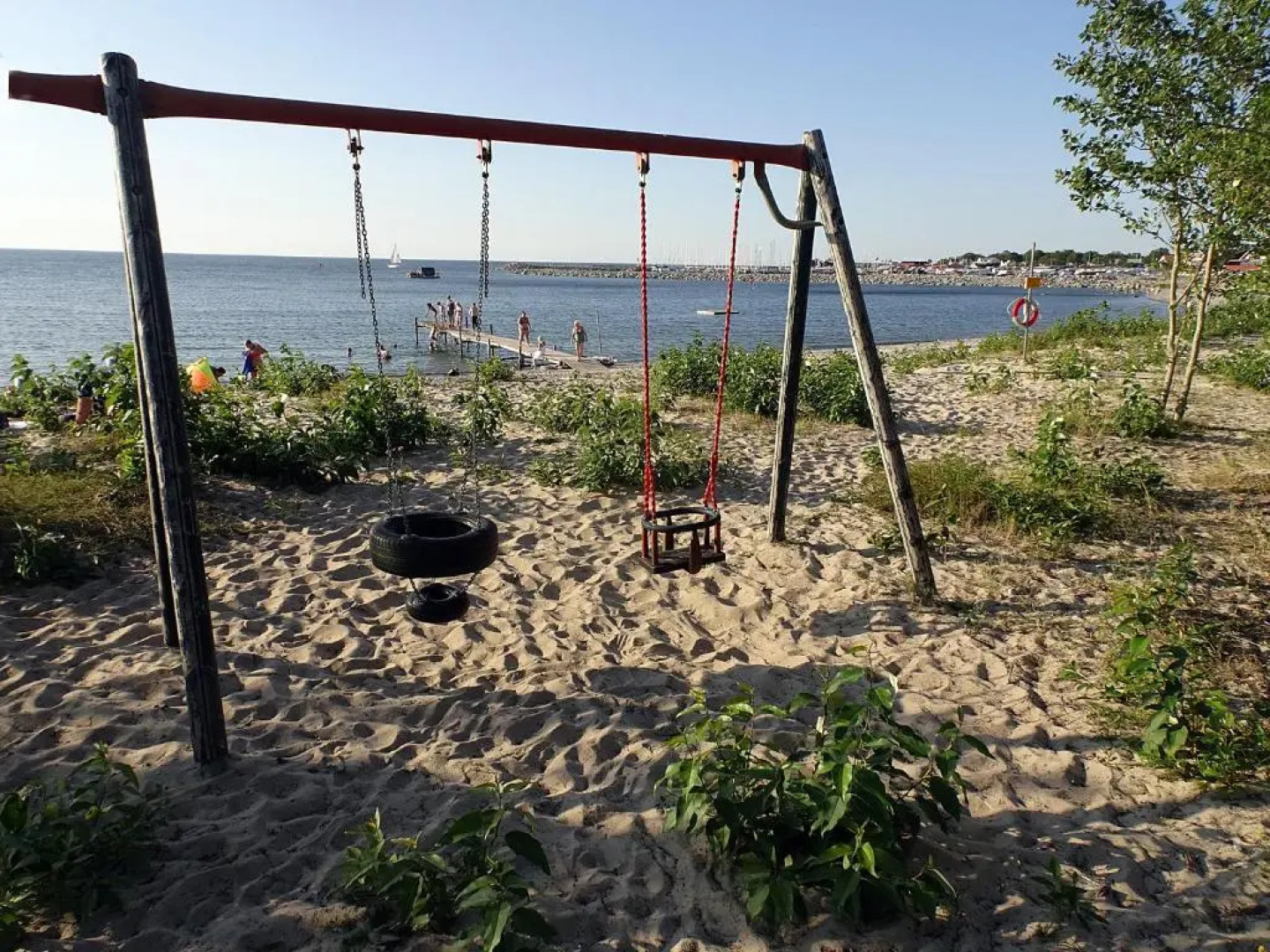 Stuga m havsutsikt & 50m till strand