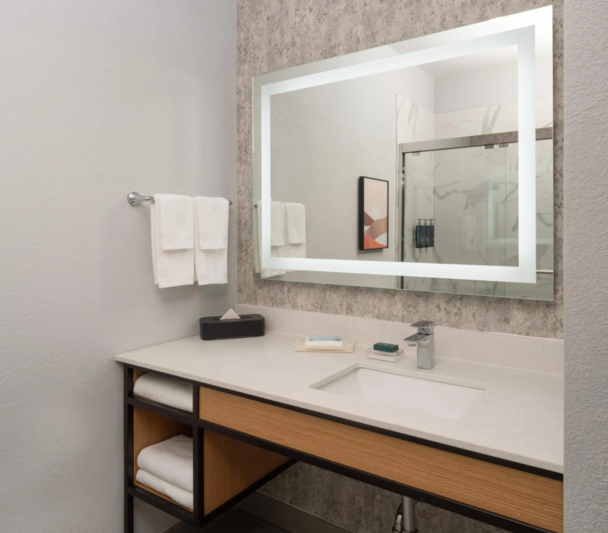 New Victorian Inn and Suites