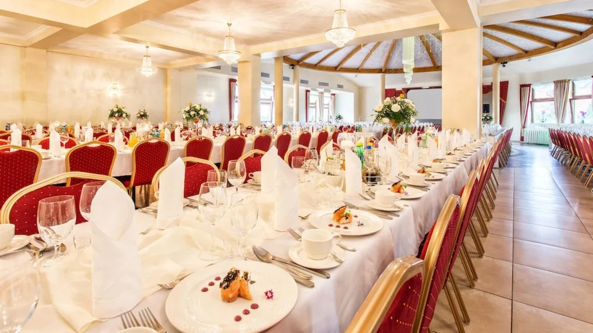 Lesna Perla - Restaurant and Hotel