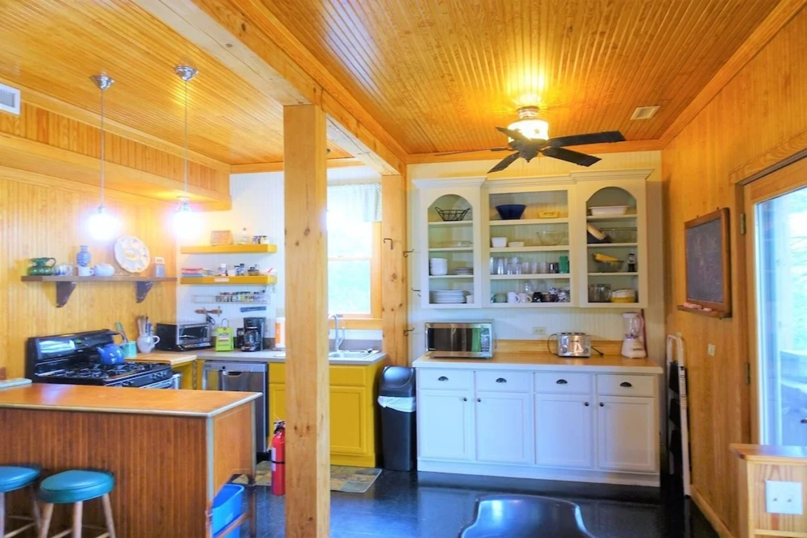 Lighthouse Cottage at Ocracoke 3 Bedrooms 2 Bathrooms Home