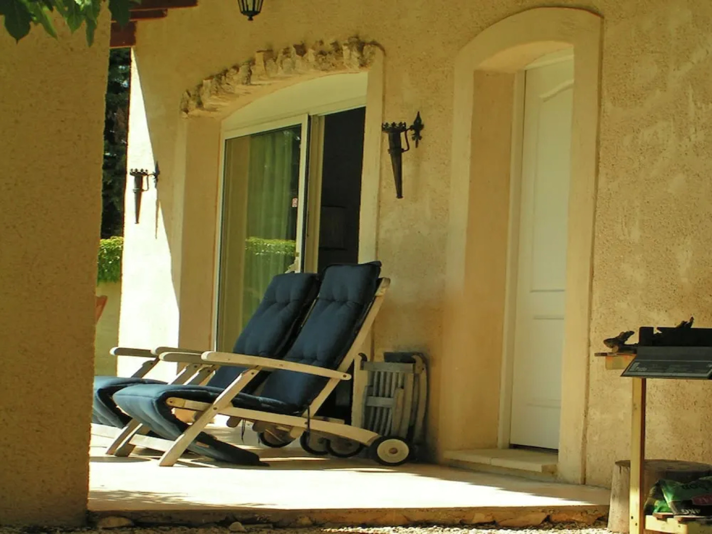 Cozy Cottage With Fenced Pool, in a Quiet Area and 30 km From the Mont Ventoux