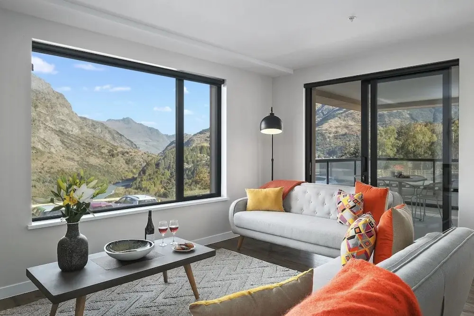 Coroshot - Apartment 10 @ la Residence du Parc