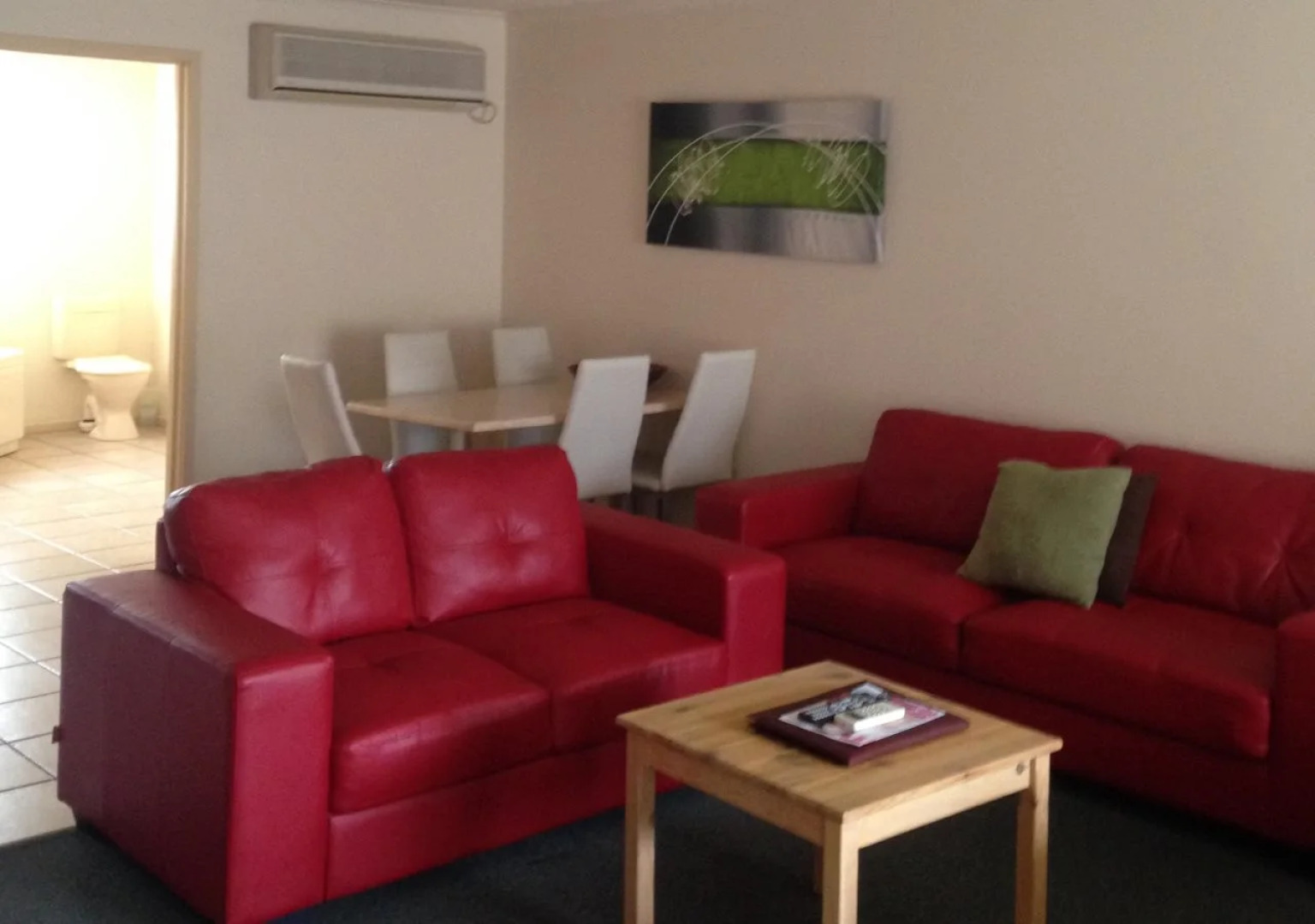 Beachcomber Motel And Apartments