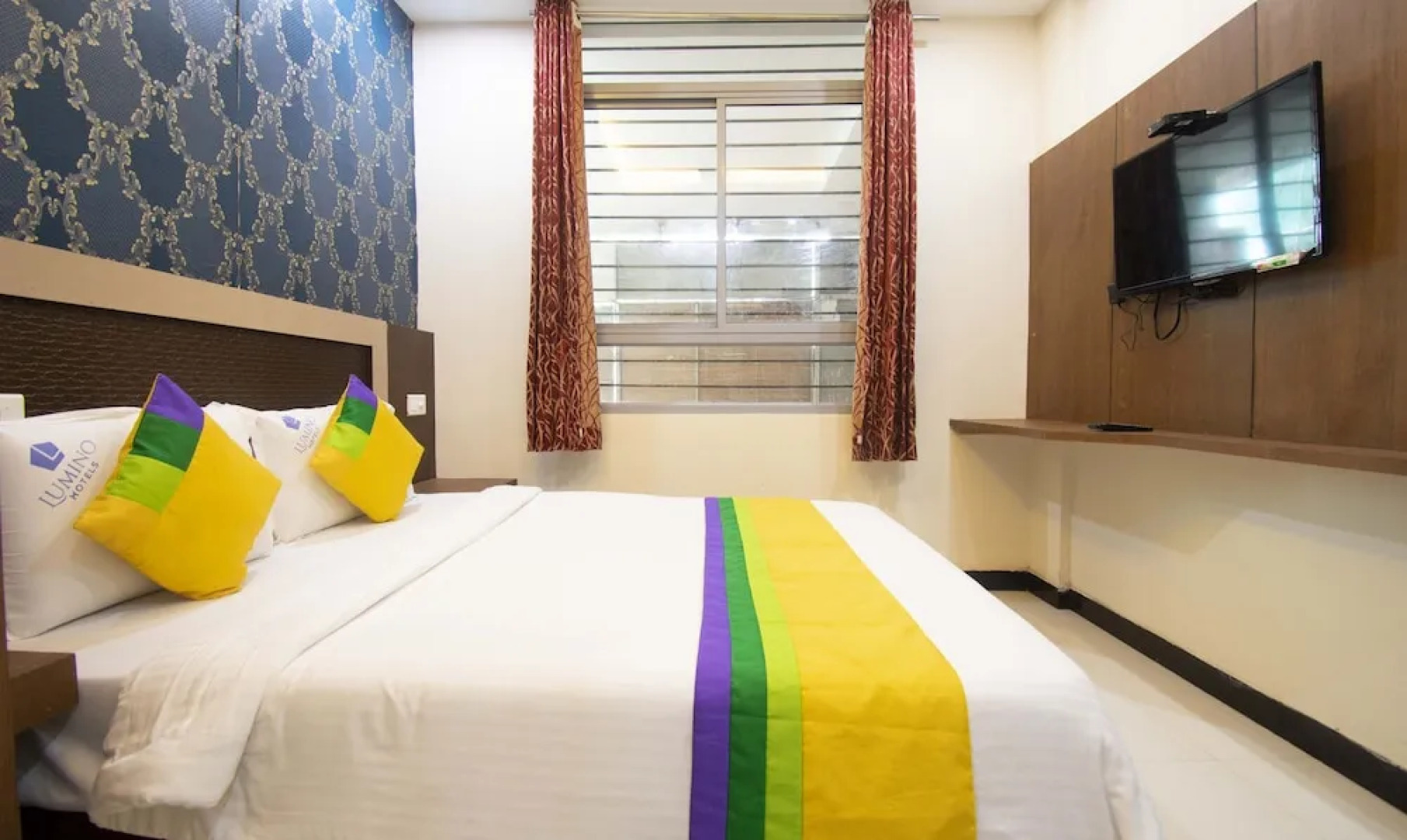 Treebo Trip Lumino Rainbow