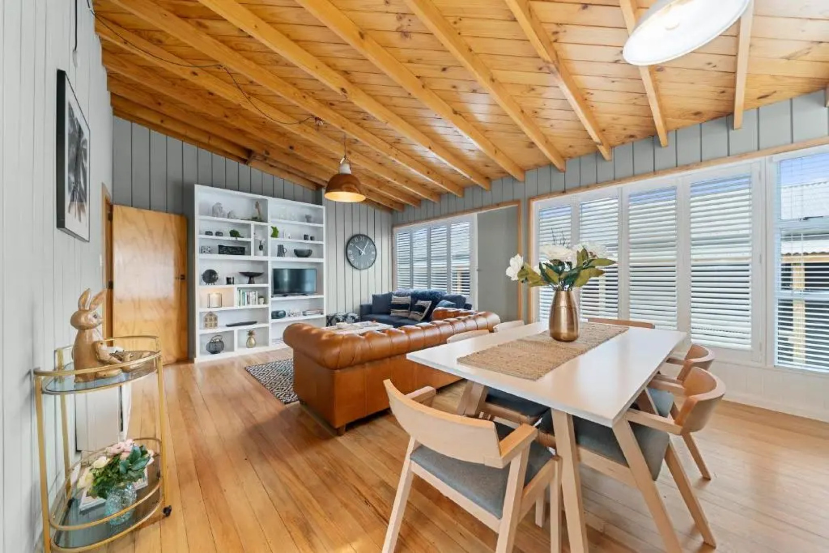 The Walnut Tree House - Martinborough Holiday Home