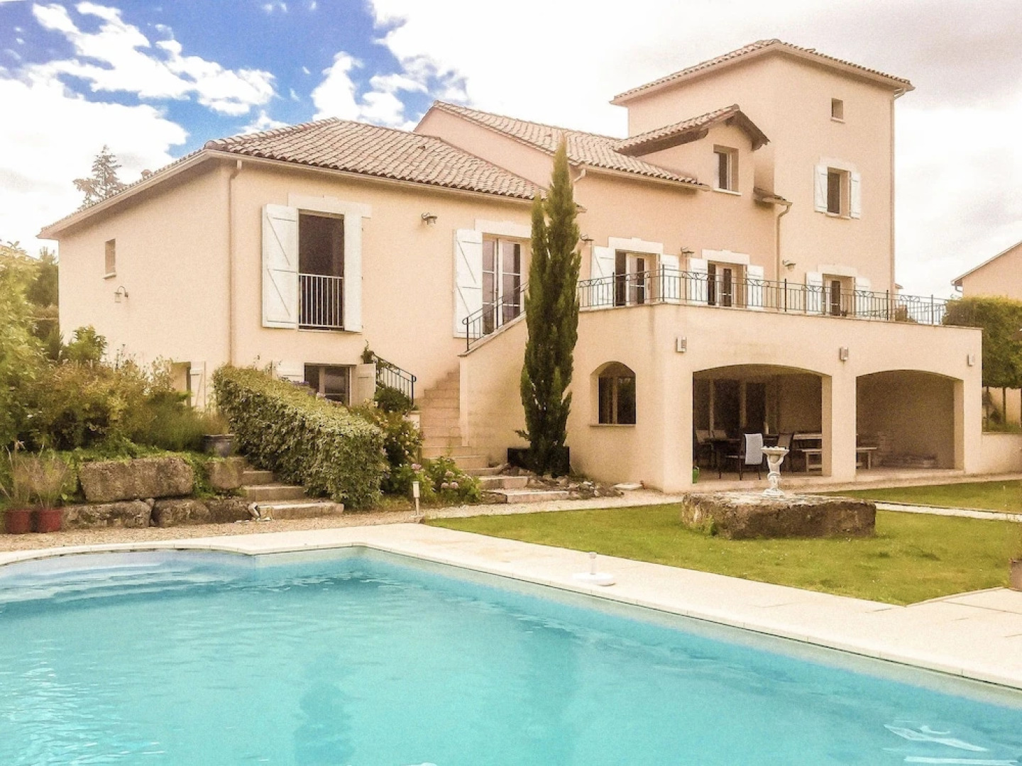 Spacious Luxury Villa With Private Heated Pool at an Golf Course