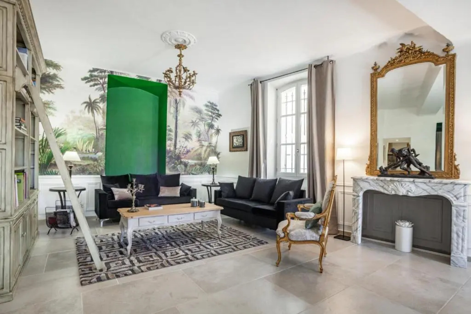 SUITE D'HÔTES DE PRESTIGE avec terrasses pour deux personnes, à Ansouis au cœur du Luberon