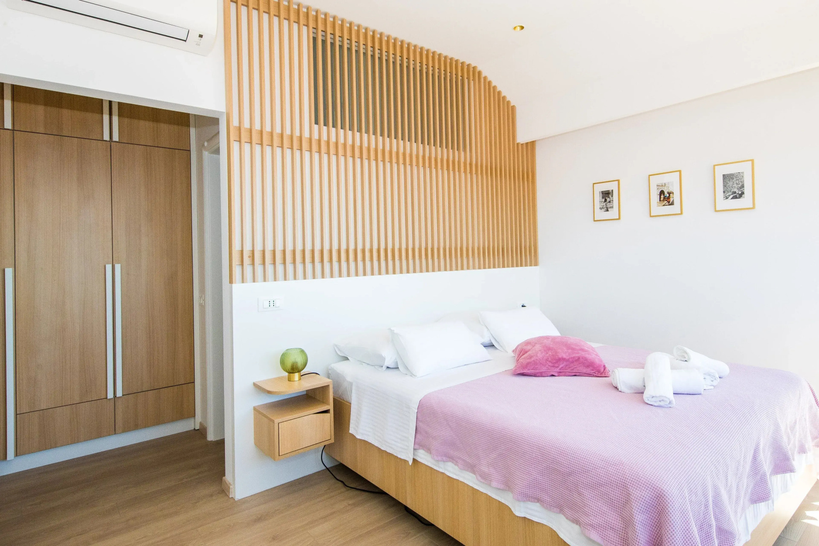 Villa Art Gallery - Six Bedroom Villa with Terrace and Swimming Pool