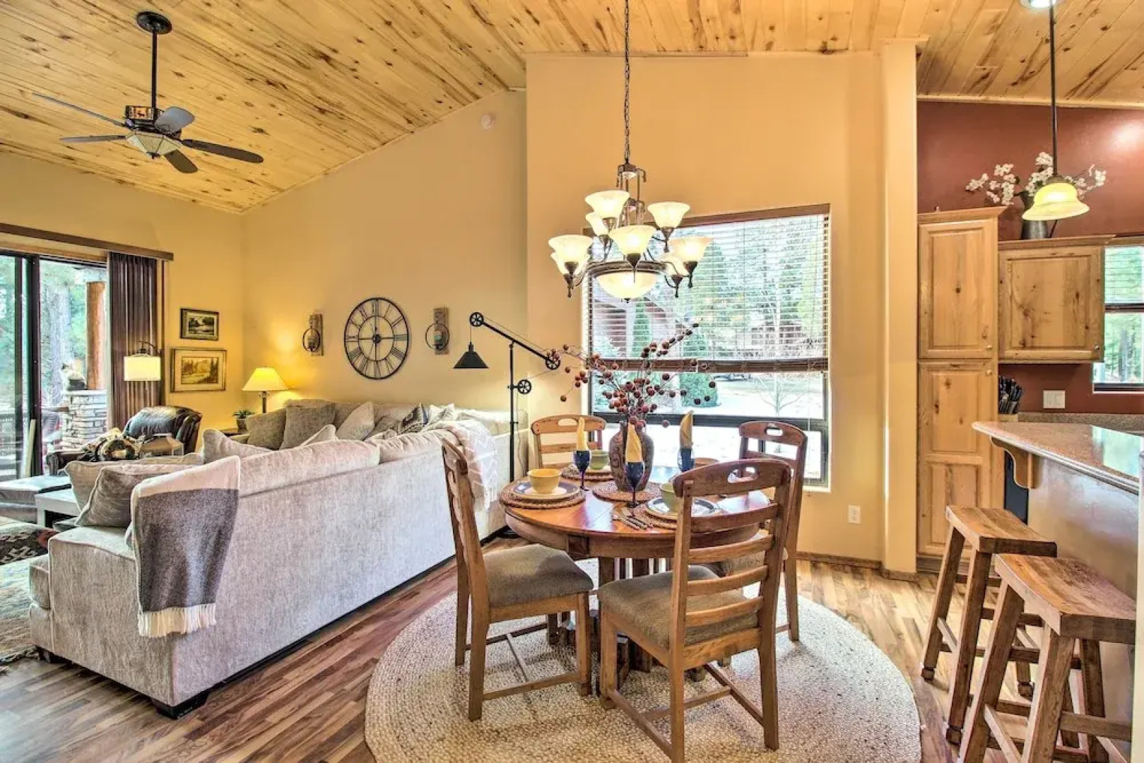 Fireside Comfort & Family Fun: Wooded Show Low Gem