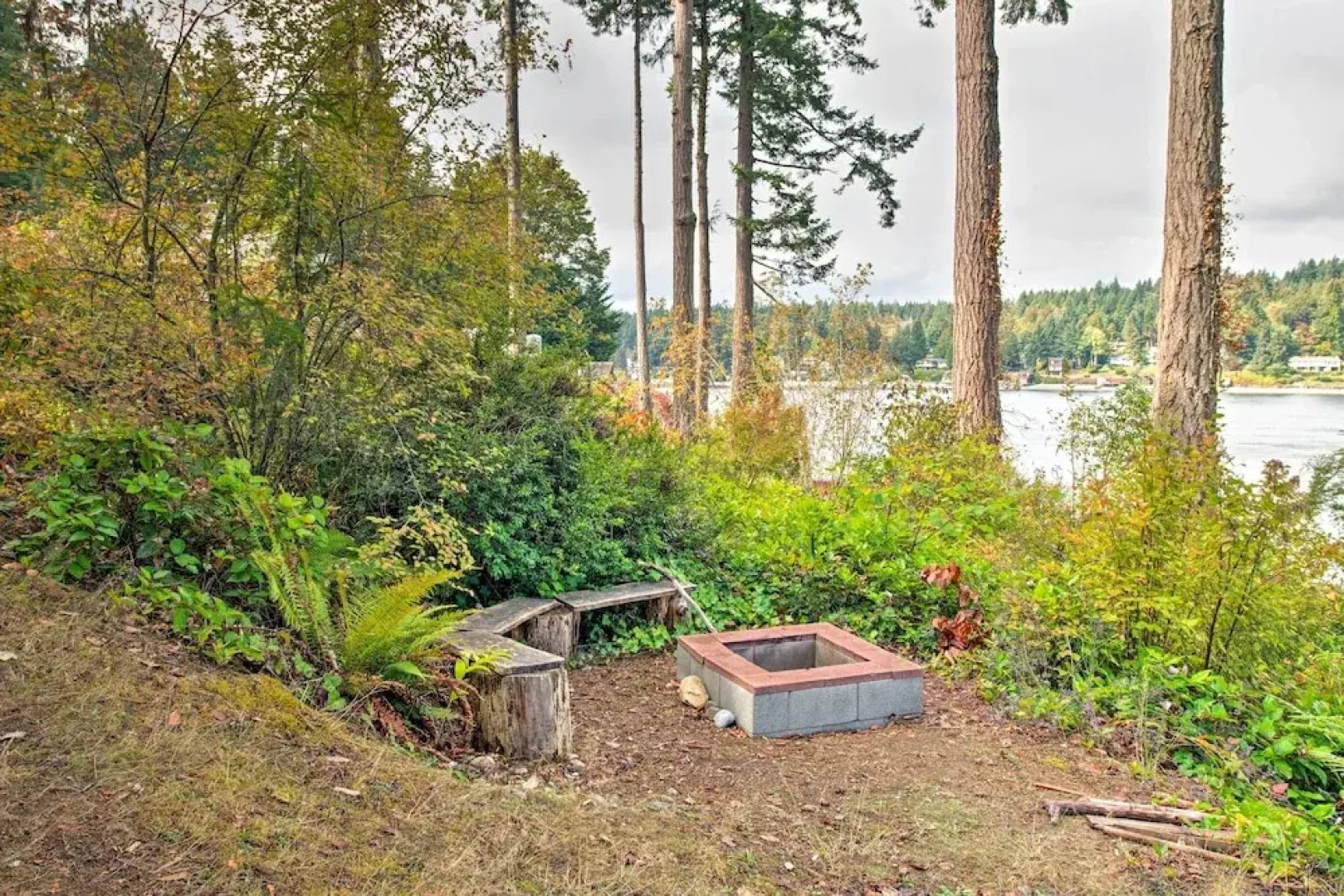 Waterfront Bainbridge Island Home: Stunning Views!