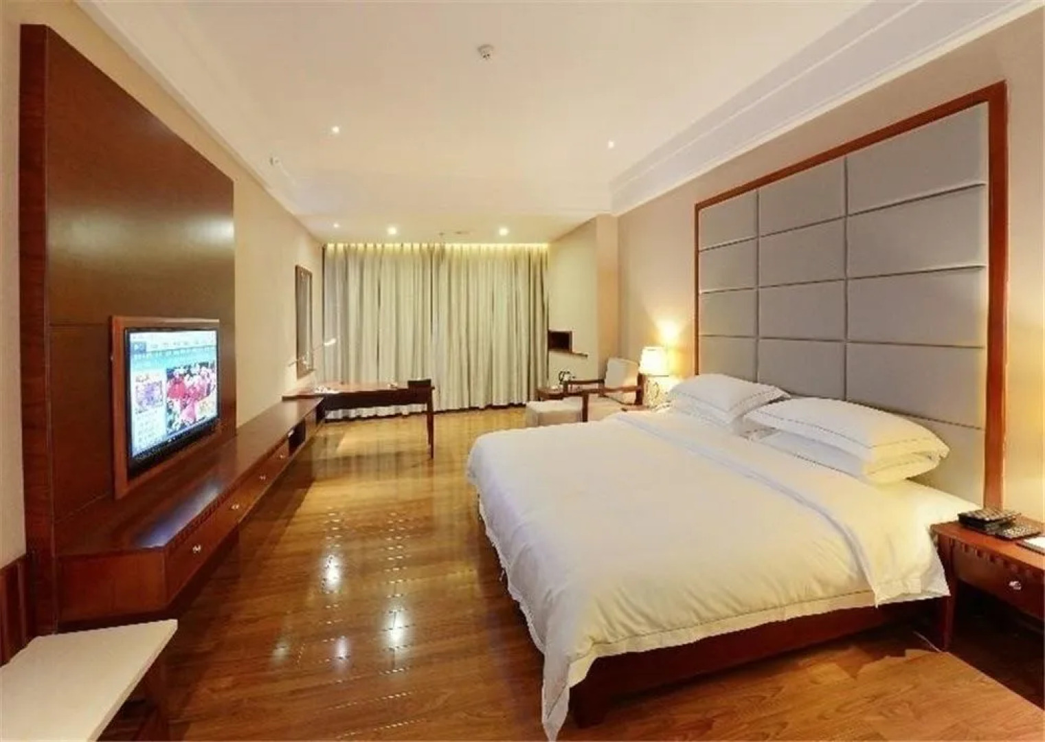 Yangjiang Jiayue Hotel