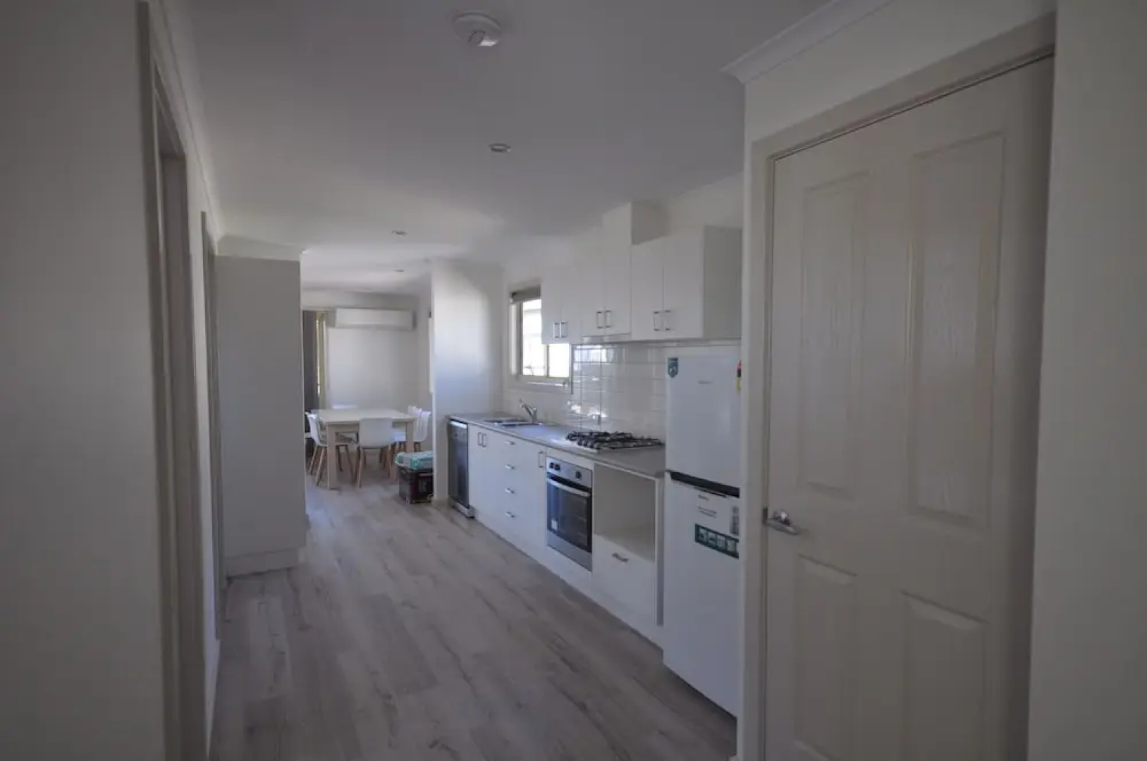 Dylene Caravan Park - 2 Br Family Cabin With Air