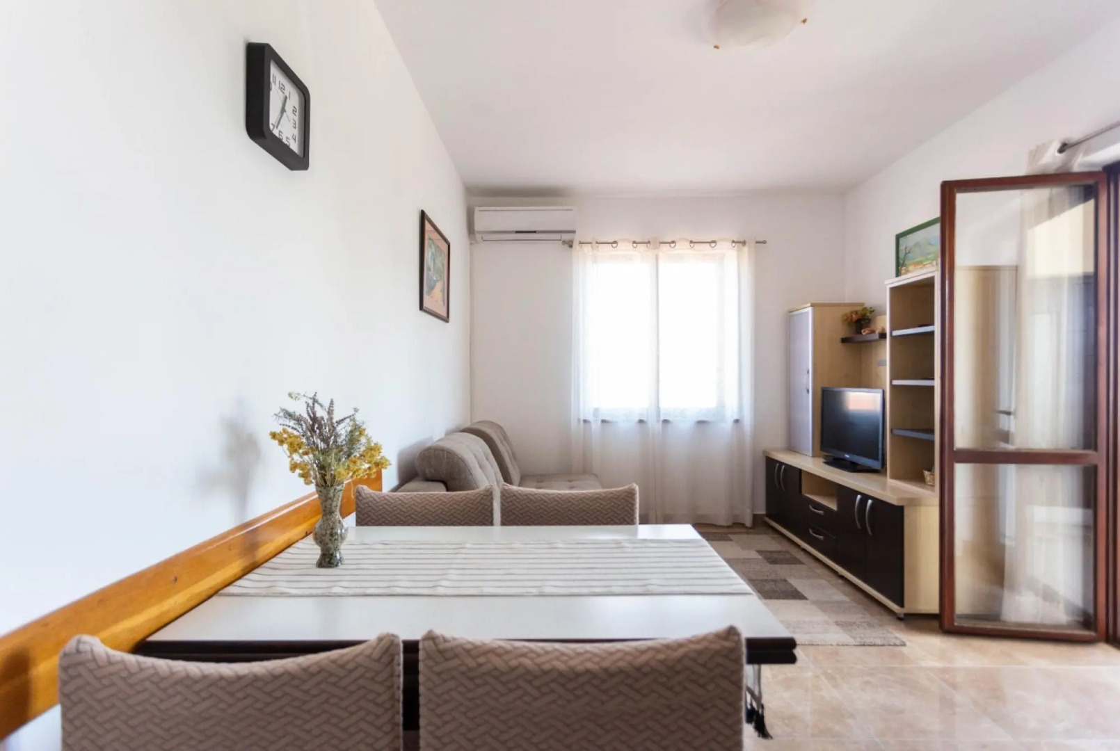 Milka - in Center & Close to the sea - H