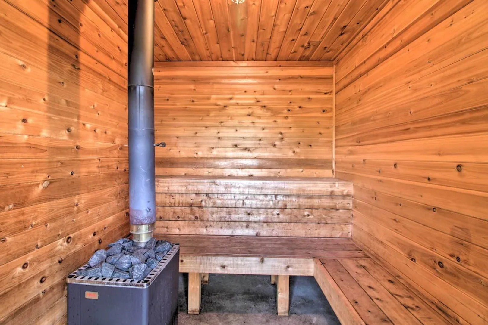 Spacious Cabin on Cross Lake: Treehouse & Sauna!