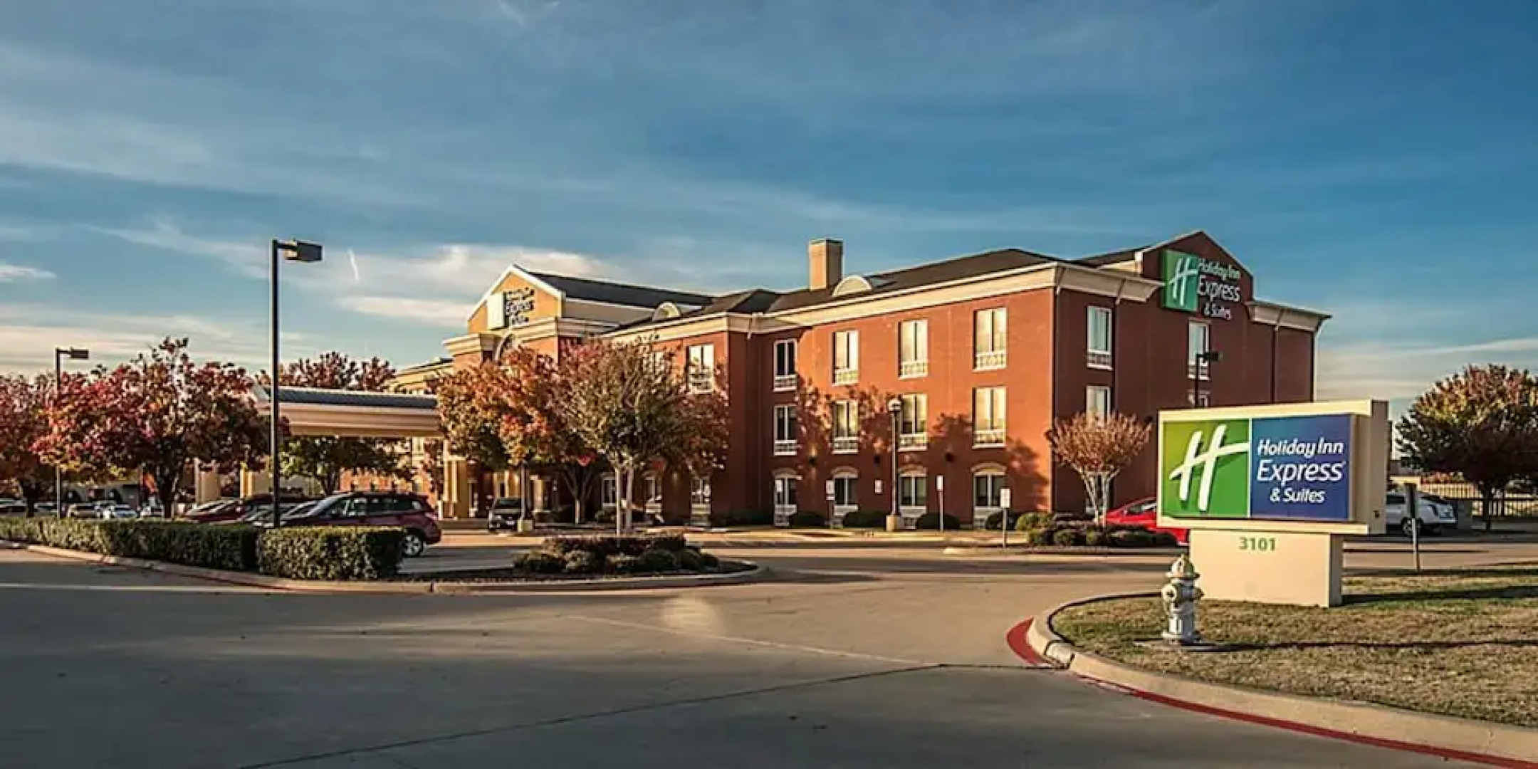 Holiday Inn Express & Suites Dallas – Plano North