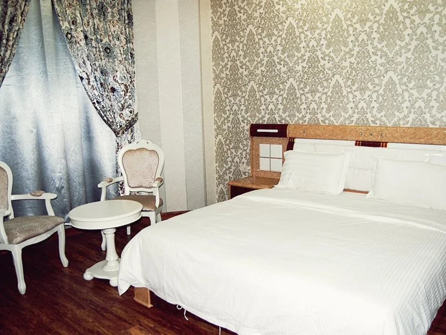 Al Nabarees Al Raqi Furnished Units