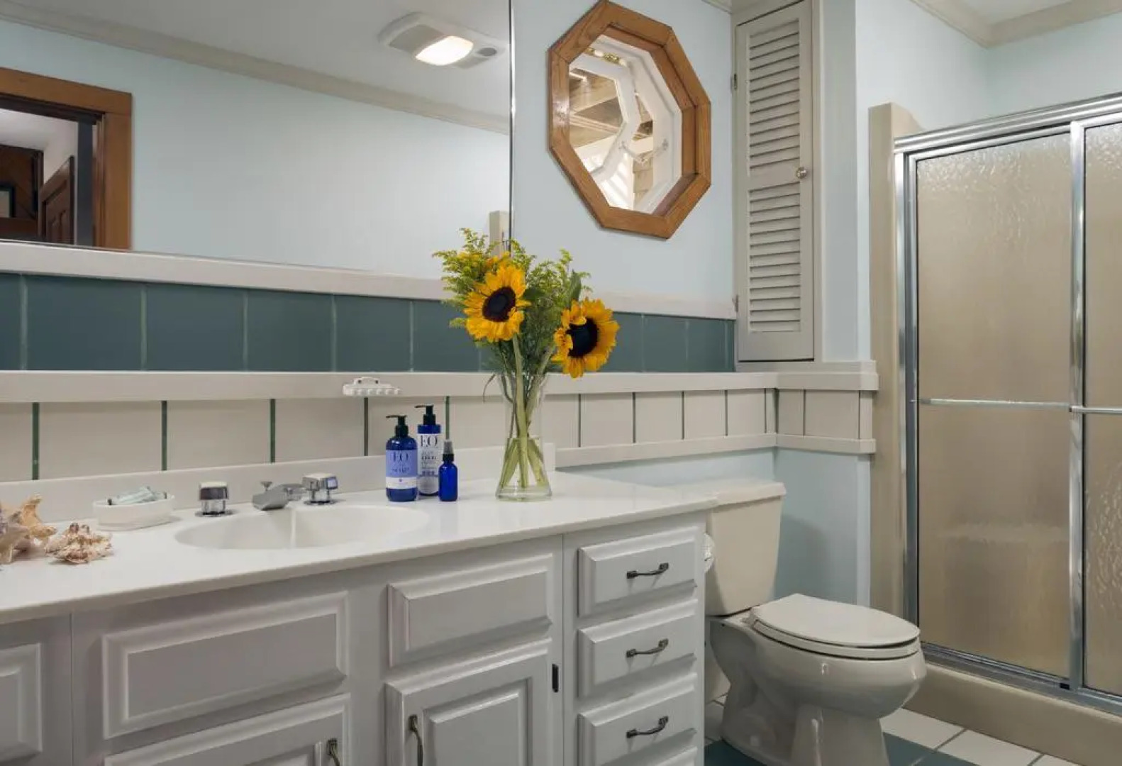 Abbey's Lantern Hill Inn