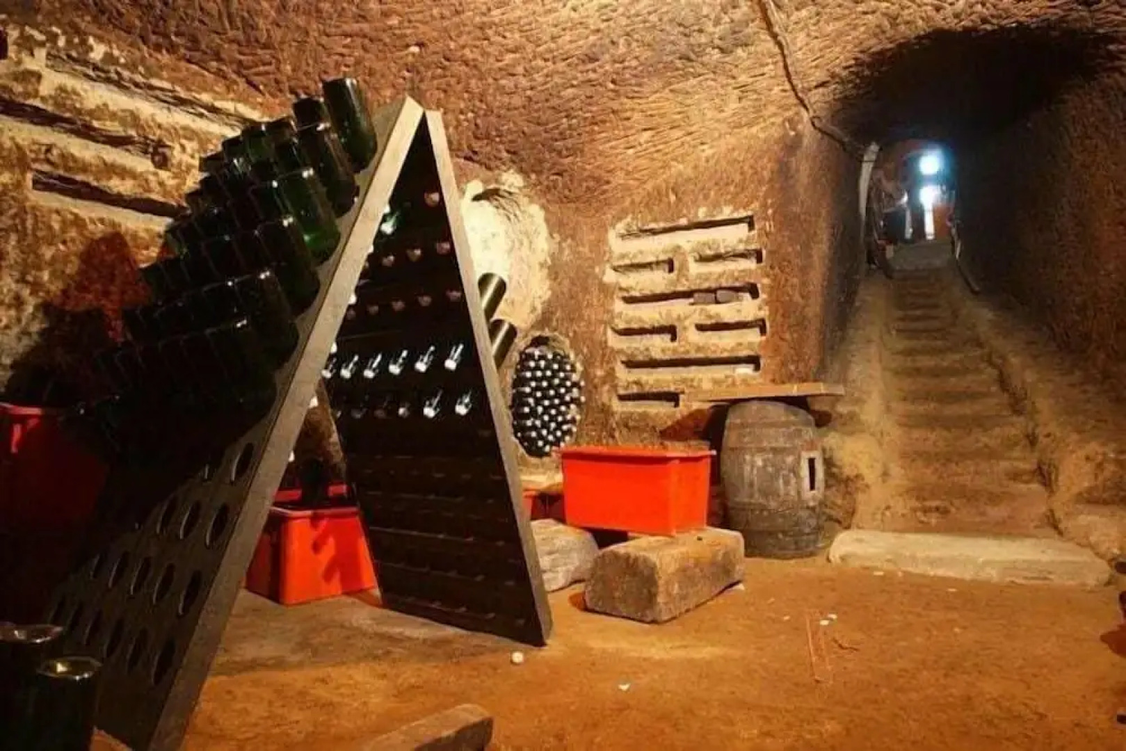 Scenic Farmhouse with Swimming Pool by Forest in Sorano