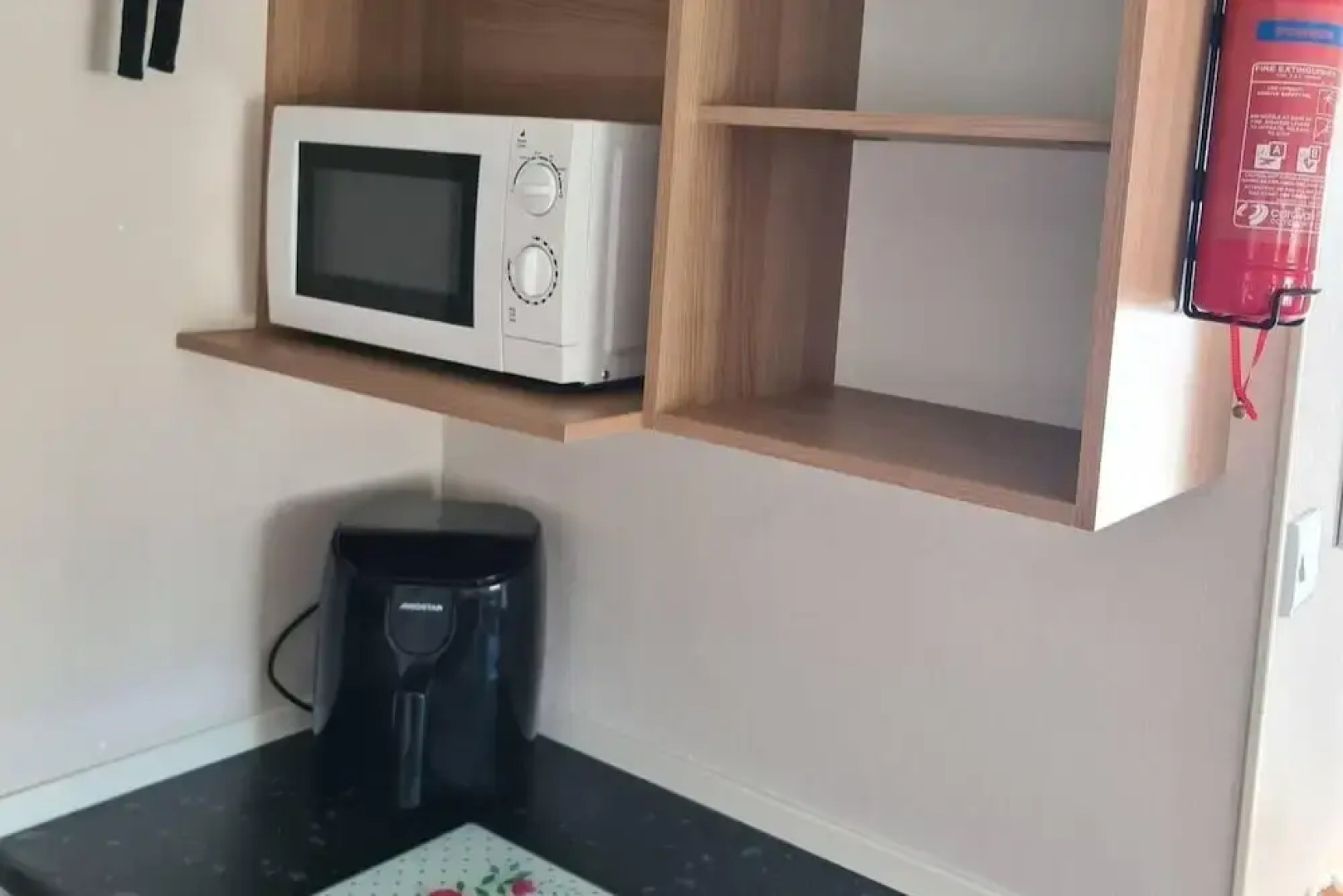 2 Bed Lodge - Sleeps 5 - Parking - Pets - Wifi