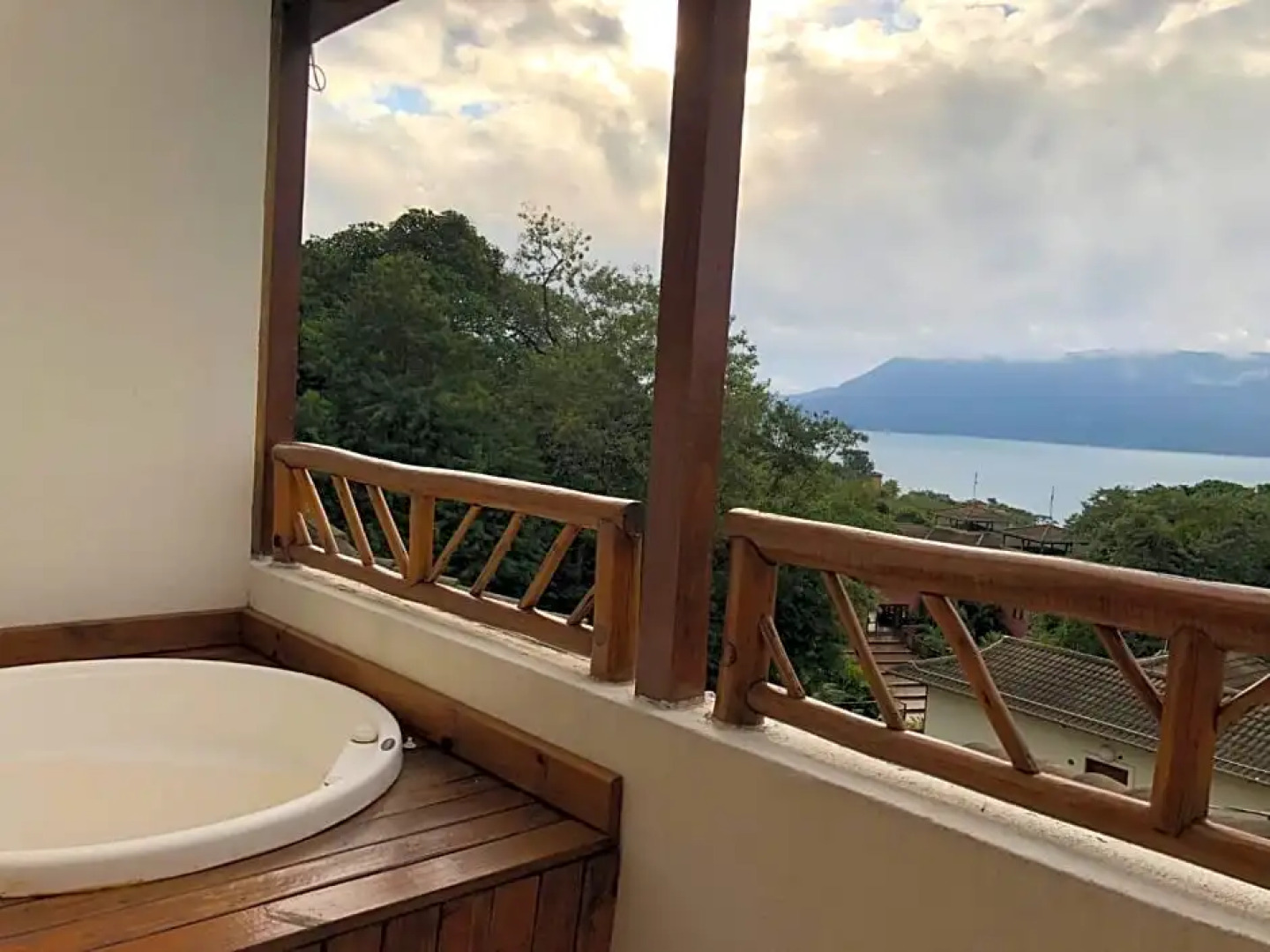 Bangalô em Ilhabela/Yacamim