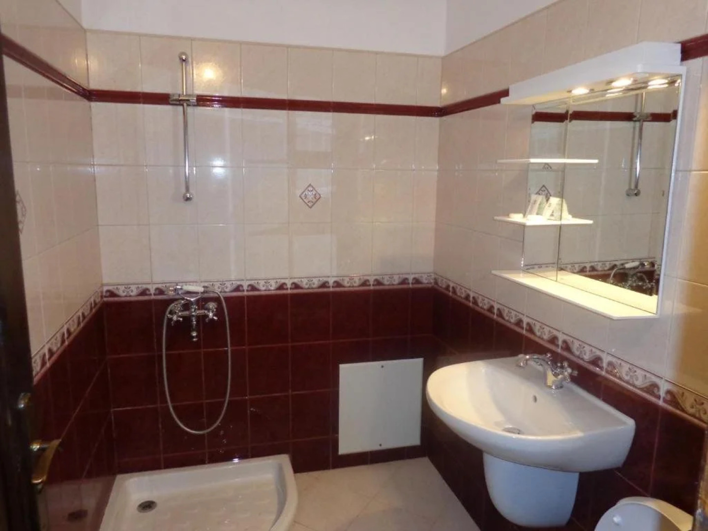 Guest Rooms Cheshmata