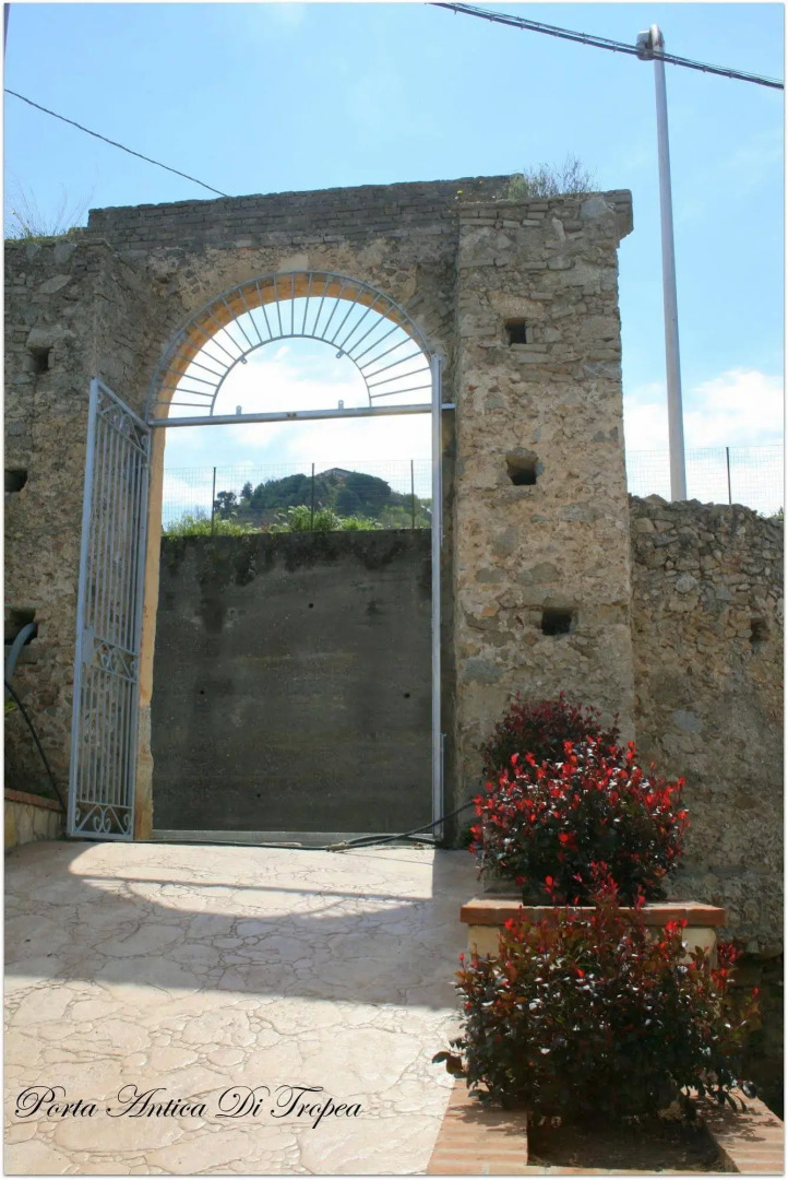 Porta Antica Di Tropea