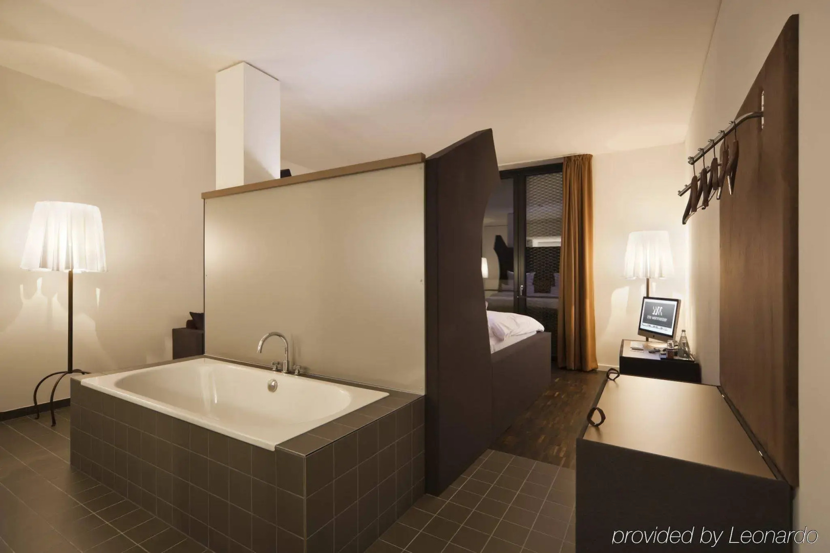 Numa Berlin Weinmeister